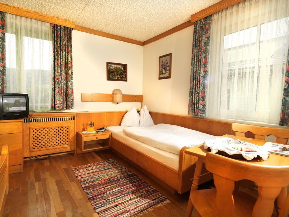 Bed & Breakfast Rosslwirt-rast