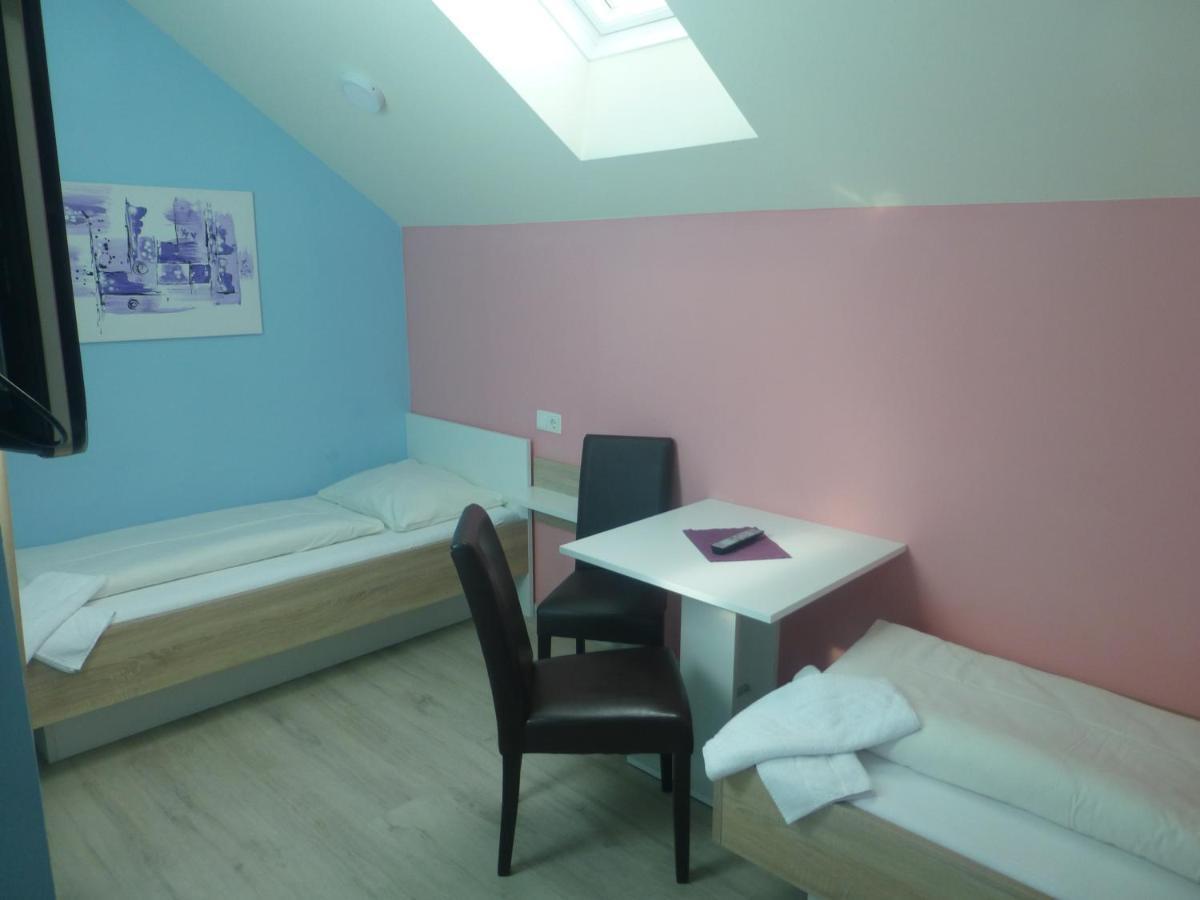 Bed and breakfast Rosslwirt-rast 3*